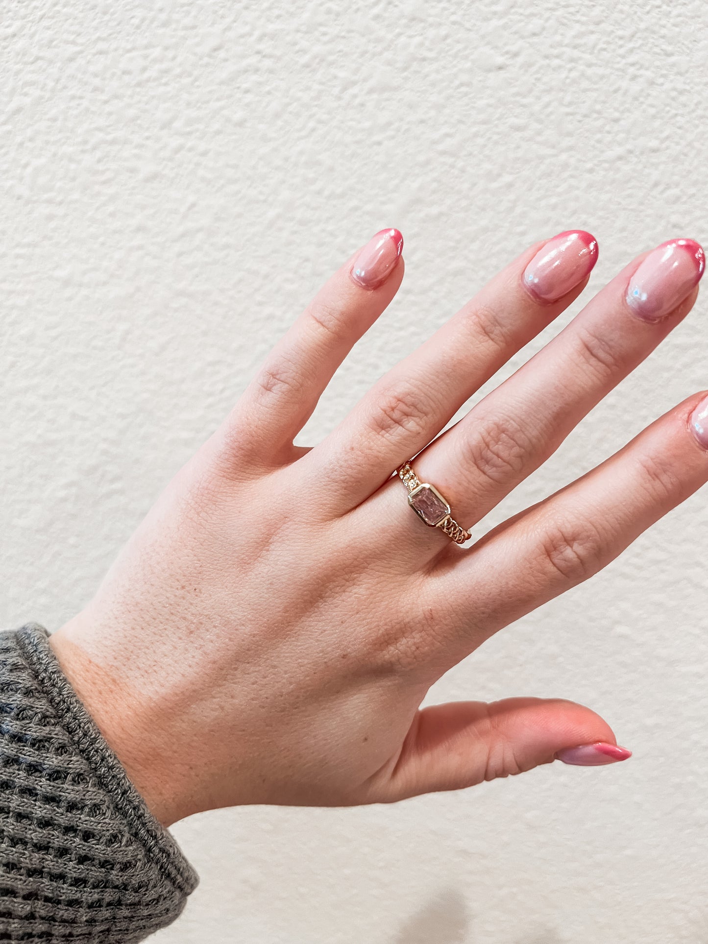 CHUNKY GEMSTONE RING IN PINK