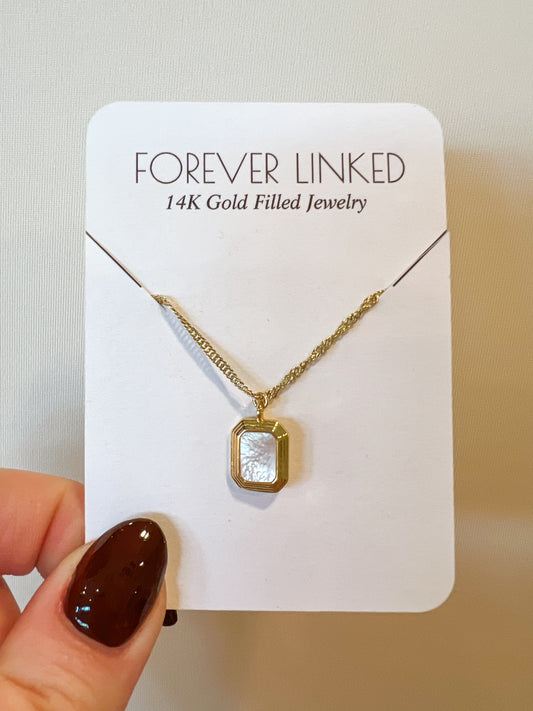 MINI SQUARE PEARL NECKLACE
