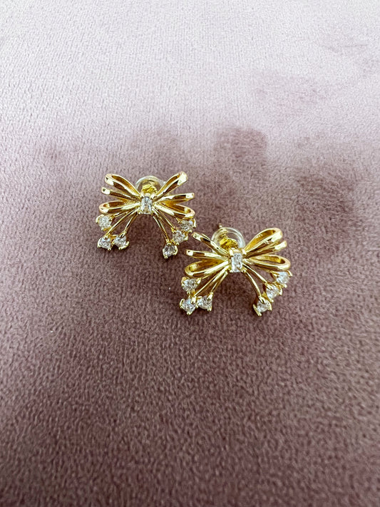 Bow Stud in Gold